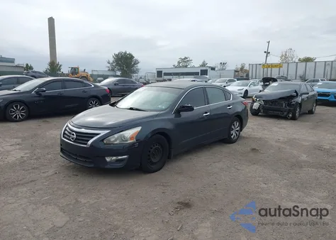2015 Nissan Altima 2.5 S z USA, uszkodzony, nr VIN 1N4AL3AP6FC124831